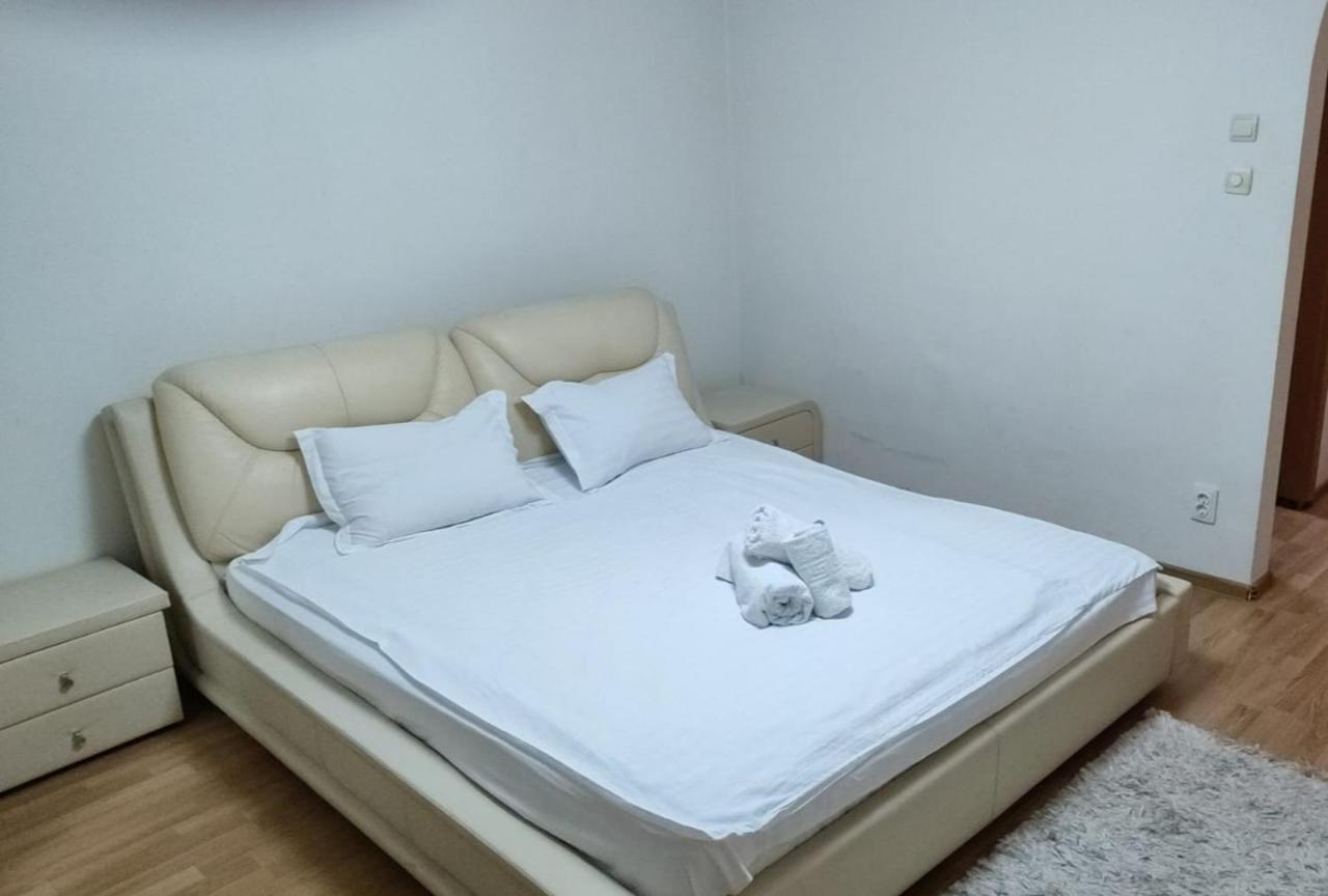 Avrig-Ferdinand Studio Bukarest Exteriör bild