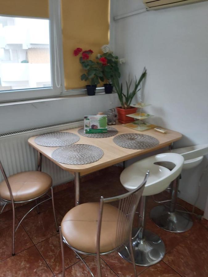 Avrig-Ferdinand Studio Bukarest Exteriör bild