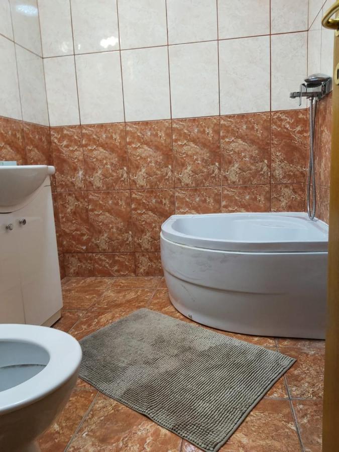 Avrig-Ferdinand Studio Bukarest Exteriör bild