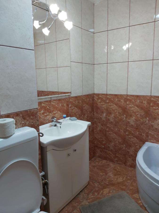 Avrig-Ferdinand Studio Bukarest Exteriör bild