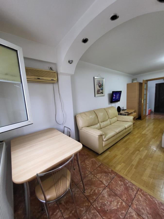 Avrig-Ferdinand Studio Bukarest Exteriör bild